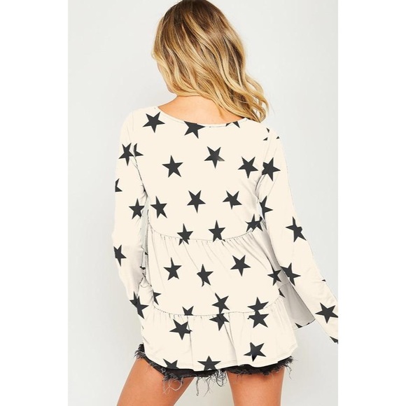 Star print tiered long sleeve top NWT - Picture 2 of 3